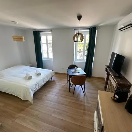 Comme A La Maison *